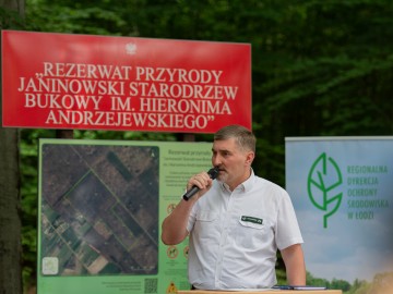 Uroczystość z okazji utworzenia 99 rezerwatu w wjewództwie łódzkim -rezerwatu przyrody 'Janinowski Starodrzew Bukowy im. Hieronima Andrzejewskiego